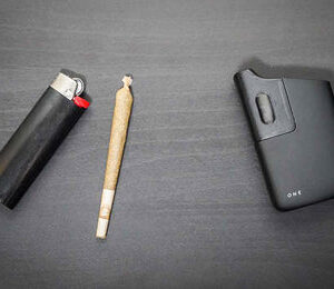Benefits of Dry Herb Vaping vs Smoking